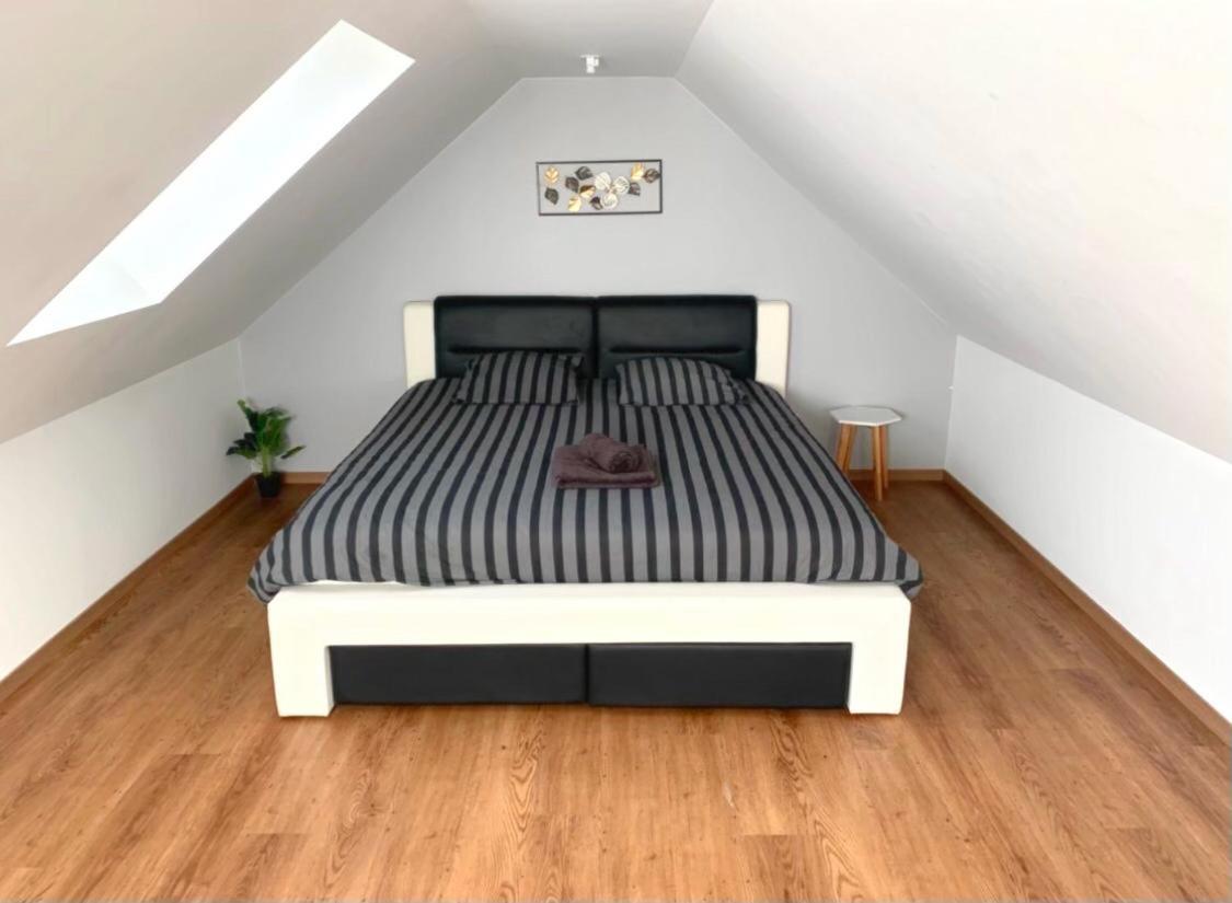 Loft Evasion , Parking Gratuit , 5 Min Auxerre Appartamento Monéteau Esterno foto
